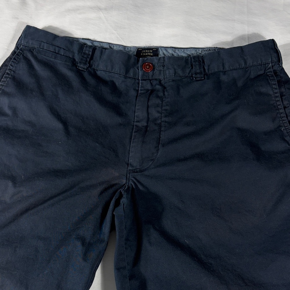 J. Crew mens dark blue Stanton flat front 8.5" inseam Bermuda shorts - size 35